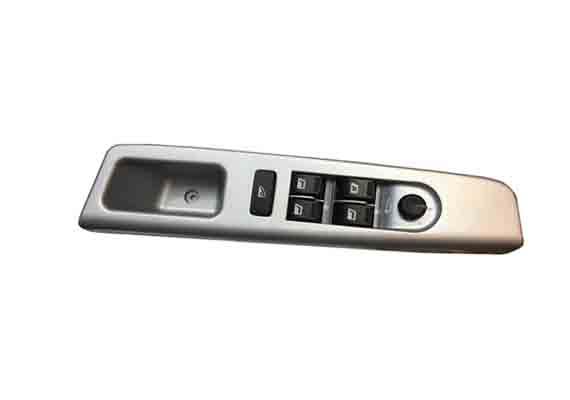 دستگیره درب جلو راست با سوئیچ شیشه بالابر سورن پلاس کد 1141533